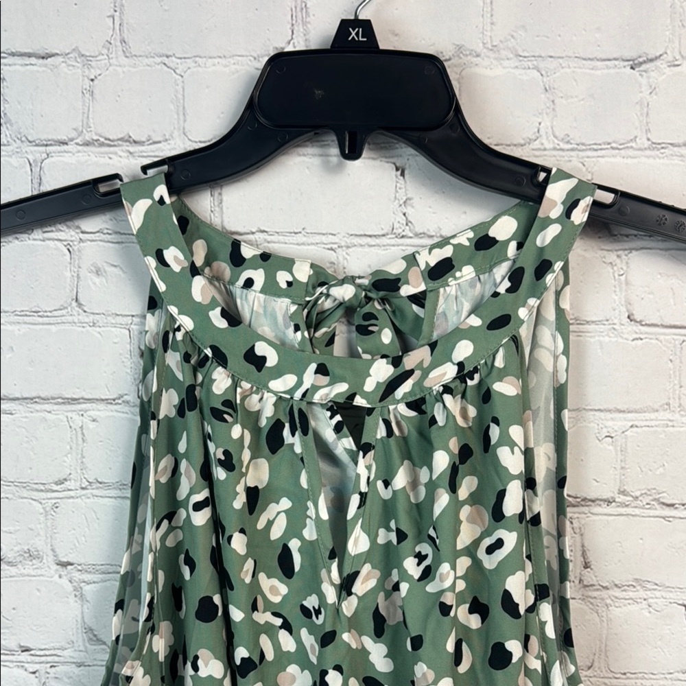 Elegant Green Patterned Dress - Picture 3 of 7